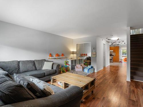 Salon - 8425  - 8429 Place Du Meunier, Mirabel, QC - Indoor Photo Showing Living Room