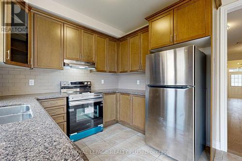 37 Teal Crescent Circle, Brampton (Credit Valley), ON - Indoor Photo Showing Kitchen With Stainless Steel Kitchen With Double Sink