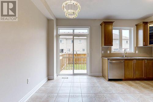 37 Teal Crescent Circle, Brampton (Credit Valley), ON - Indoor Photo Showing Kitchen