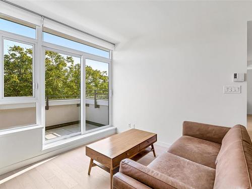 407-530 Michigan St, Victoria, BC - Indoor Photo Showing Living Room