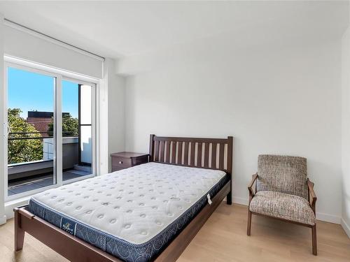 407-530 Michigan St, Victoria, BC - Indoor Photo Showing Bedroom