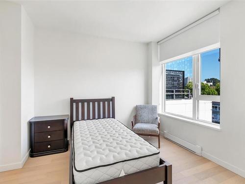 407-530 Michigan St, Victoria, BC - Indoor Photo Showing Bedroom