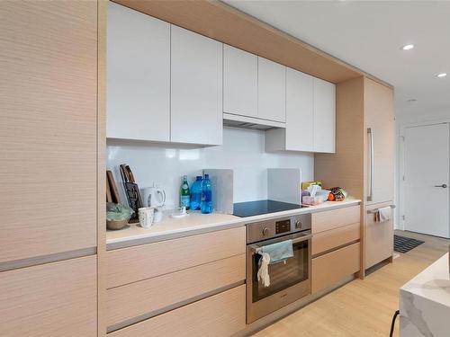 407-530 Michigan St, Victoria, BC - Indoor Photo Showing Kitchen