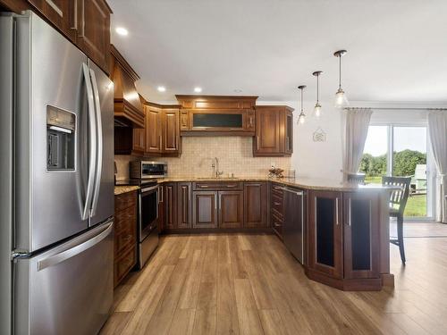 Kitchen - 113 Ch. St-Charles, Val-Des-Monts, QC 