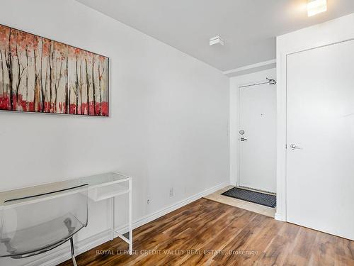 4207-14 York St, Toronto, ON - Indoor Photo Showing Other Room