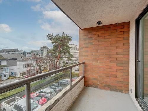 401-1630 Quadra St, Victoria, BC - Outdoor With Exterior