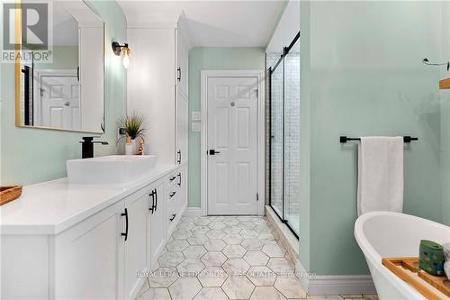 601 Glenwood Drive, Pembroke, ON - Indoor Photo Showing Bathroom