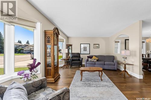 1326 Regal Crescent, Moose Jaw, SK - Indoor Photo Showing Living Room