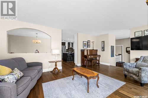 1326 Regal Crescent, Moose Jaw, SK - Indoor Photo Showing Living Room