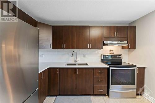 7E Vanessa Terrace, Ottawa, ON - Indoor Photo Showing Kitchen