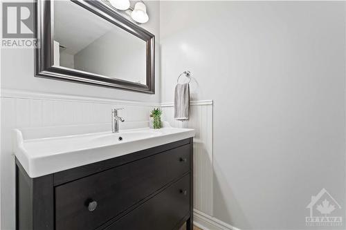 7E Vanessa Terrace, Ottawa, ON - Indoor Photo Showing Bathroom