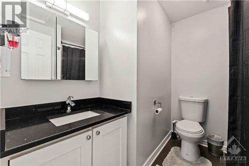 7E Vanessa Terrace, Ottawa, ON - Indoor Photo Showing Bathroom