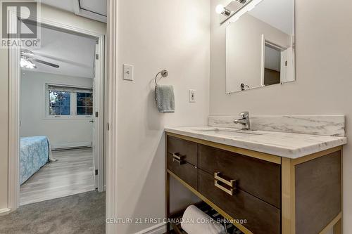 14 Orkney Place, Brantford, ON - Indoor Photo Showing Bathroom