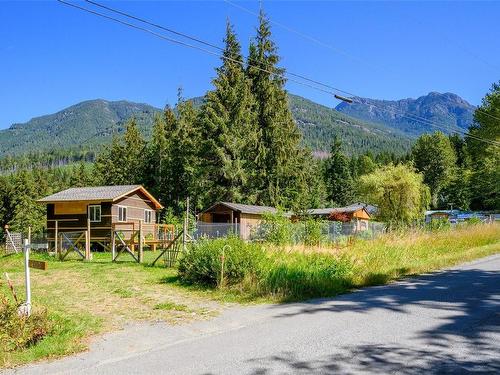 600 Ryans Rd, Sayward, BC 