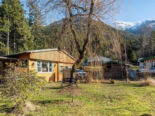 600 Ryans Rd, Sayward, BC 