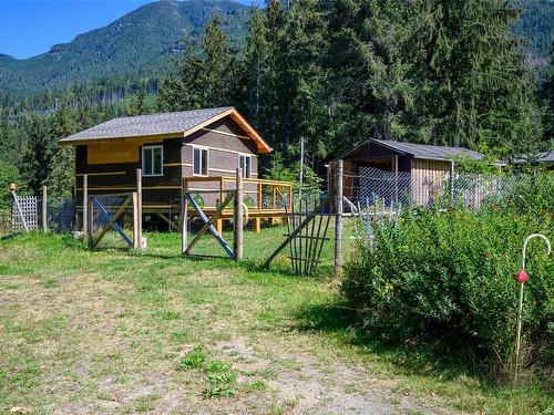 600 Ryans Rd, Sayward, BC 