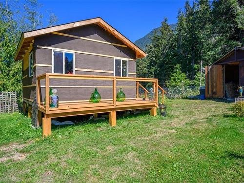 600 Ryans Rd, Sayward, BC 