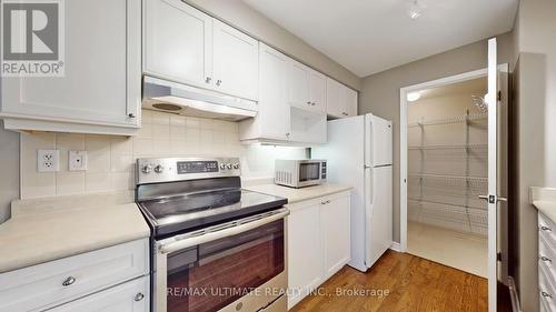 206 - 645 Millwood Road, Toronto (Mount Pleasant East), ON - Indoor Photo Showing Kitchen