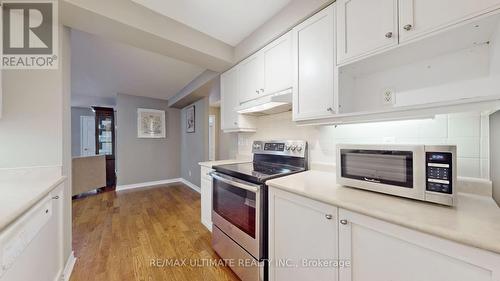 206 - 645 Millwood Road, Toronto (Mount Pleasant East), ON - Indoor Photo Showing Kitchen