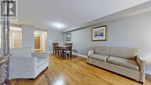 206 - 645 Millwood Road, Toronto (Mount Pleasant East), ON - Indoor Photo Showing Living Room