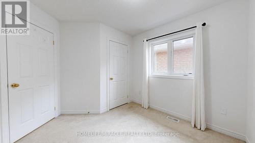 110 Herefordshire Crescent, Newmarket, ON - Indoor Photo Showing Other Room