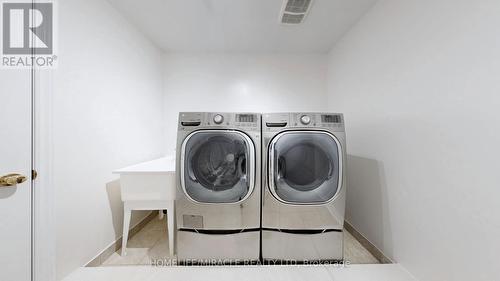 110 Herefordshire Crescent, Newmarket, ON - Indoor Photo Showing Laundry Room