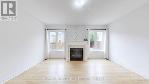 110 Herefordshire Crescent, Newmarket (Woodland Hill), ON - Indoor Photo Showing Living Room With Fireplace