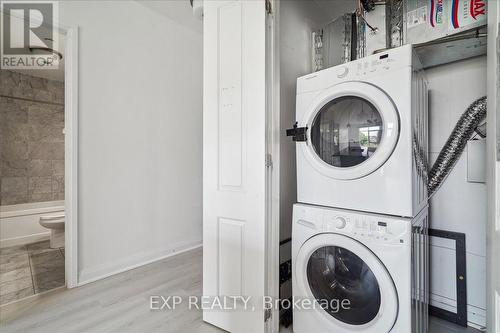 315 - 15277 Yonge Street N, Aurora, ON - Indoor Photo Showing Laundry Room