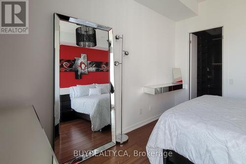 905 - 30 Canterbury Place E, Toronto, ON - Indoor Photo Showing Bedroom