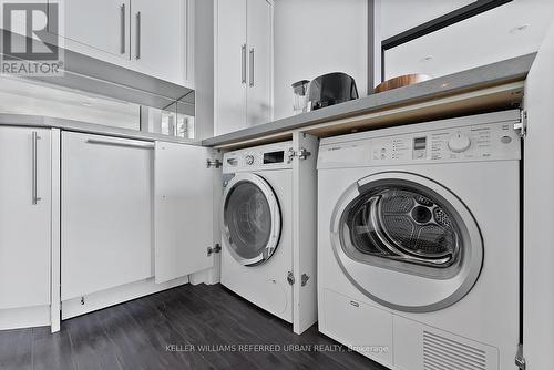 1231 - 33 Harbour Square, Toronto, ON - Indoor Photo Showing Laundry Room