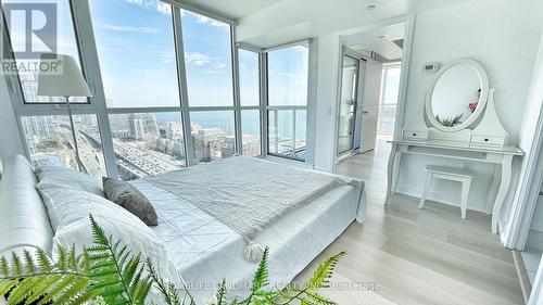 2706 - 75 Queens Wharf Road, Toronto (Waterfront Communities), ON - Indoor Photo Showing Bedroom