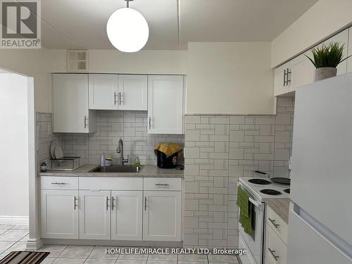 301 - 207 Galloway Road, Toronto (West Hill), ON - Indoor Photo Showing Kitchen