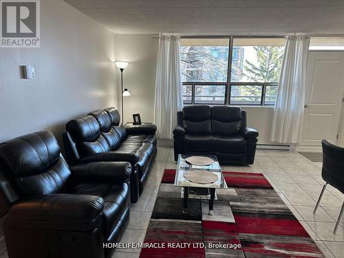 301 - 207 Galloway Road, Toronto (West Hill), ON - Indoor Photo Showing Living Room