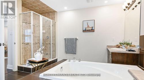 33 Orangeblossom Trail, Brampton (Credit Valley), ON - Indoor Photo Showing Bathroom