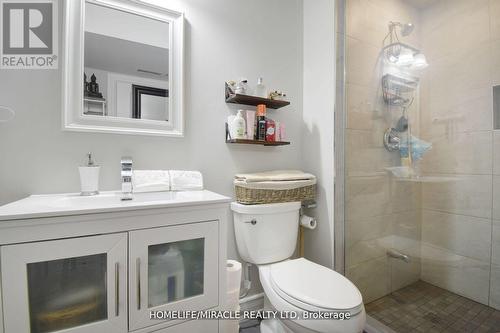 33 Orangeblossom Trail, Brampton (Credit Valley), ON - Indoor Photo Showing Bathroom