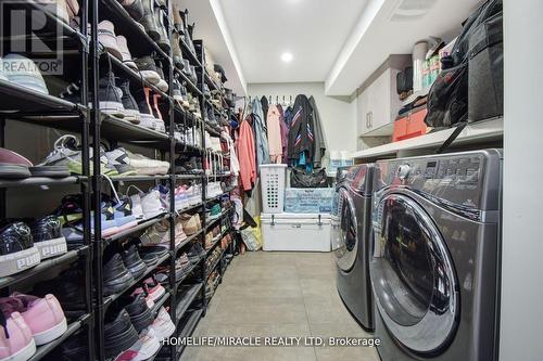 33 Orangeblossom Trail, Brampton (Credit Valley), ON - Indoor Photo Showing Laundry Room