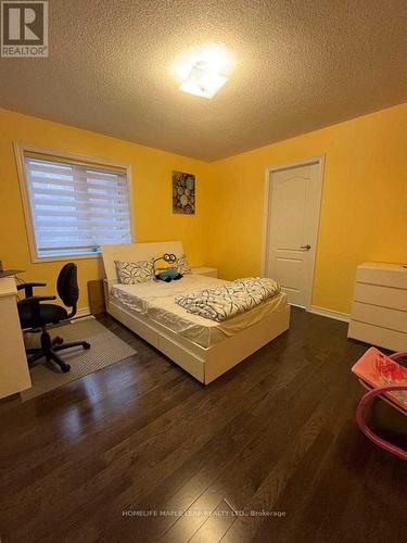 8 Ricardo Road, Brampton, ON - Indoor Photo Showing Bedroom