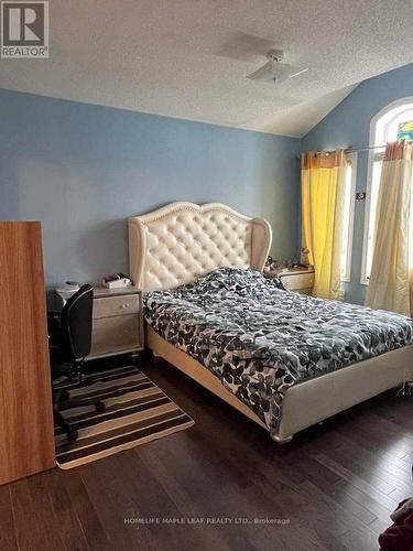 8 Ricardo Road, Brampton, ON - Indoor Photo Showing Bedroom