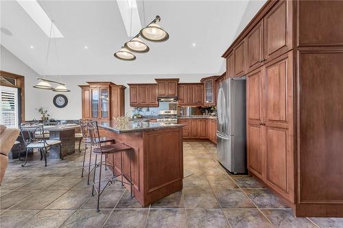 117 Christopher Drive, Hamilton, ON - Indoor Photo Showing Kitchen