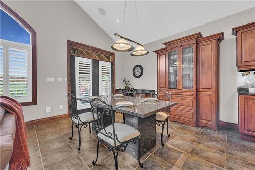 117 Christopher Drive, Hamilton, ON - Indoor Photo Showing Dining Room