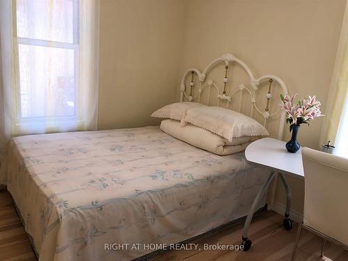 4472 Second Avenue, Niagara Falls, ON - Indoor Photo Showing Bedroom