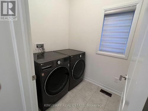 18 Flagg Avenue, Brant, ON - Indoor Photo Showing Laundry Room