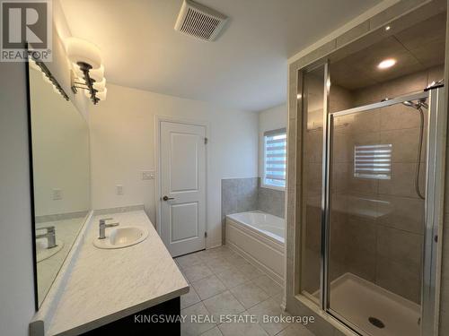 18 Flagg Avenue, Brant, ON - Indoor Photo Showing Bathroom