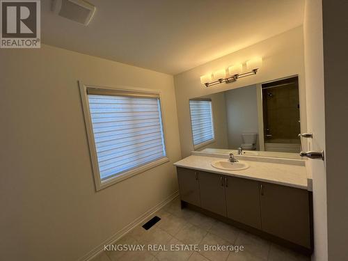 18 Flagg Avenue, Brant, ON - Indoor Photo Showing Bathroom