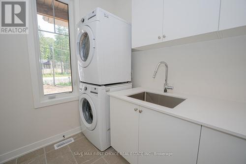 1005 Kingsridge Court, Huntsville, ON - Indoor Photo Showing Laundry Room