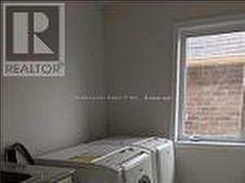 43 Mynden Way, Newmarket (Woodland Hill), ON - Indoor Photo Showing Laundry Room