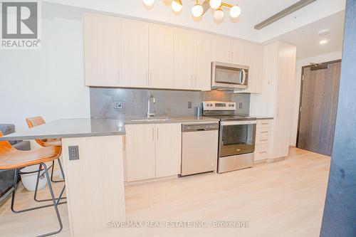 707 - 145 Columbia Street W, Waterloo, ON - Indoor Photo Showing Kitchen