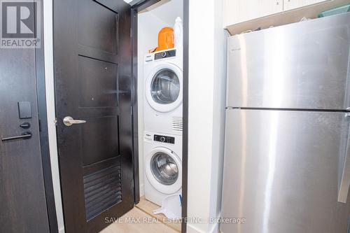 707 - 145 Columbia Street W, Waterloo, ON - Indoor Photo Showing Laundry Room