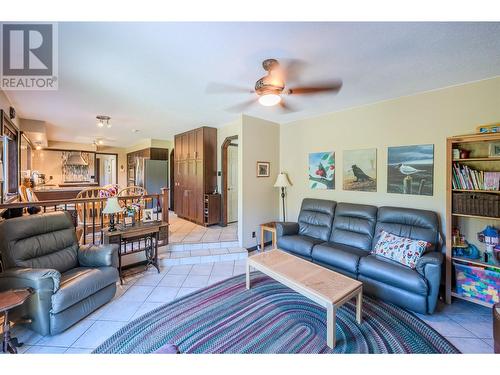 10112 Beavis Place, Summerland, BC - Indoor Photo Showing Living Room