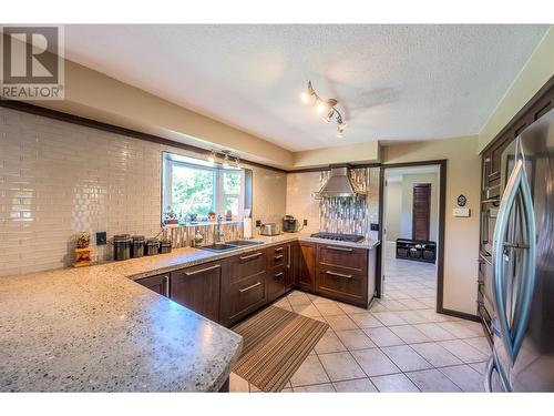 10112 Beavis Place, Summerland, BC - Indoor Photo Showing Kitchen With Double Sink